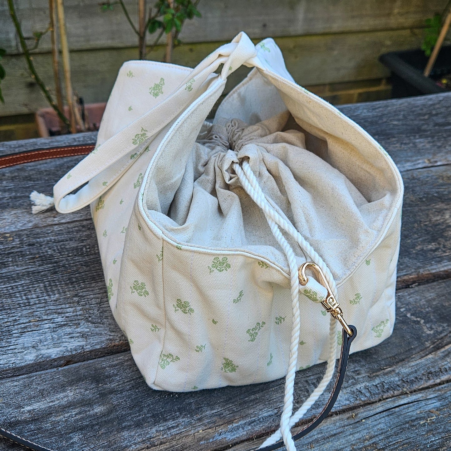Lush Meadow "Bagskette"