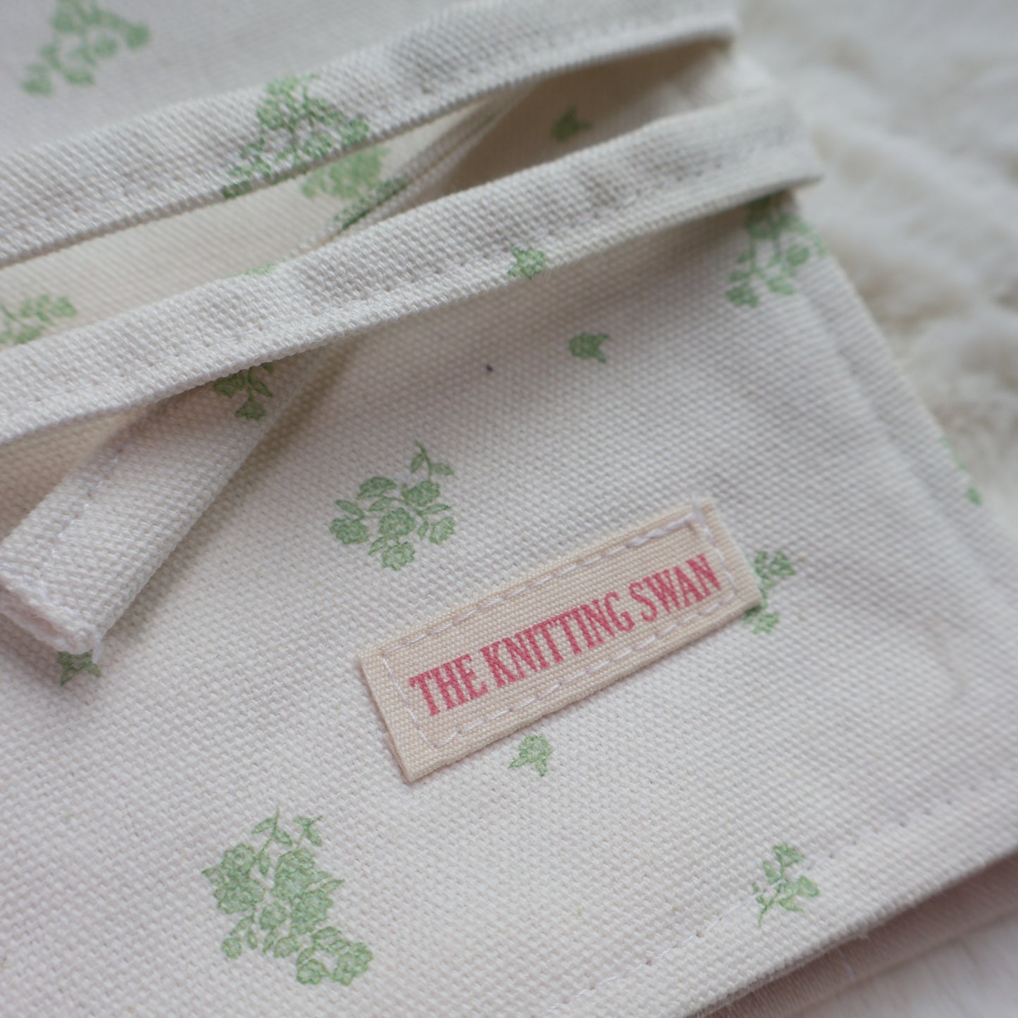 Lush Meadow Hook & Needle Case