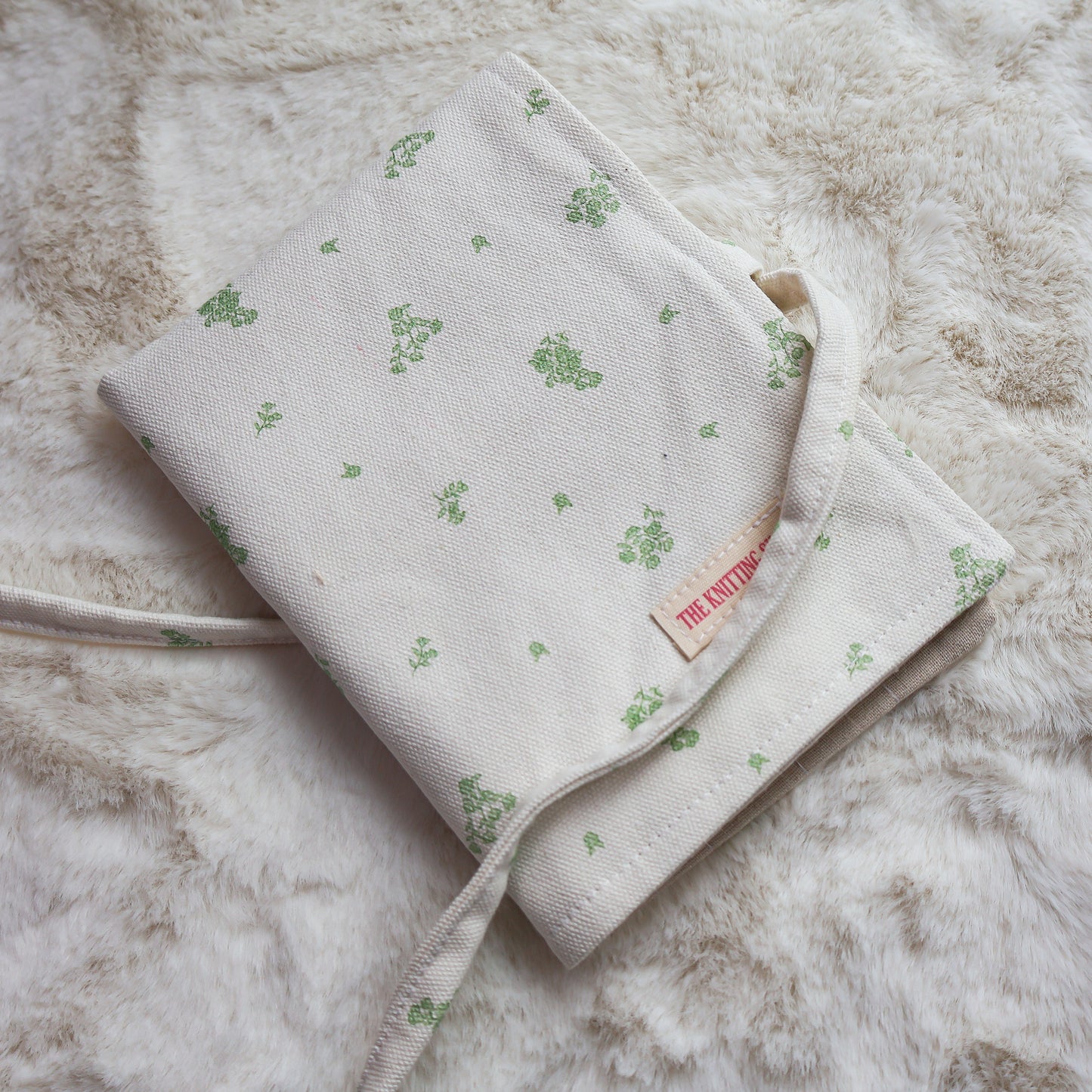 Lush Meadow Hook & Needle Case
